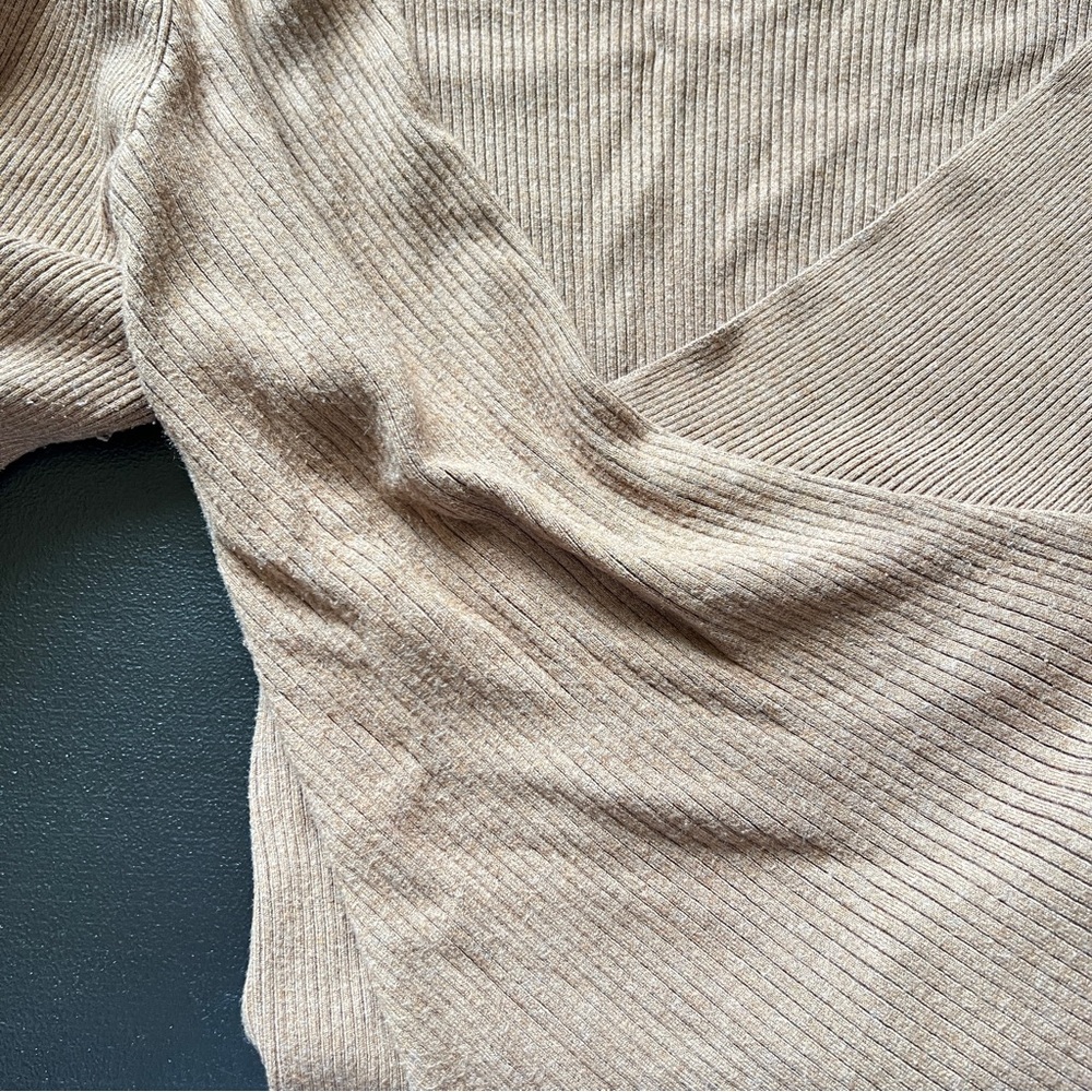 ASTR The Label Brown Ribbed Faux Wrap Long Sleeve V Neck Sweater Top Size L - Picture 7 of 8